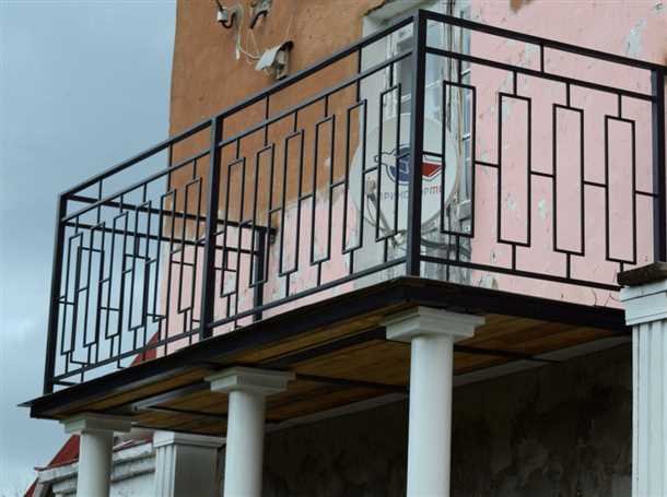 Основные требования к перилам на балконе: