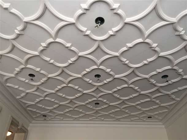 Плитка потолочная полиуретановая с декоративным рисунком