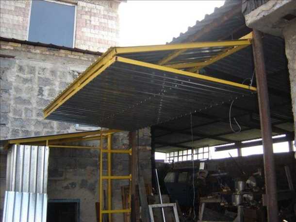 Преимущества подъемных ворот