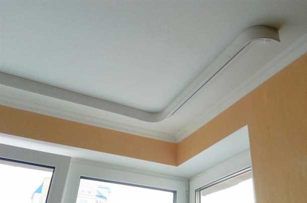 Цены на потолочные карнизы для эркера: как не переплатить?