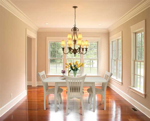 Преимущества потолочных плинтусов