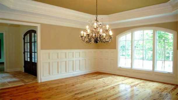 Потолочные плинтусы из разных материалов