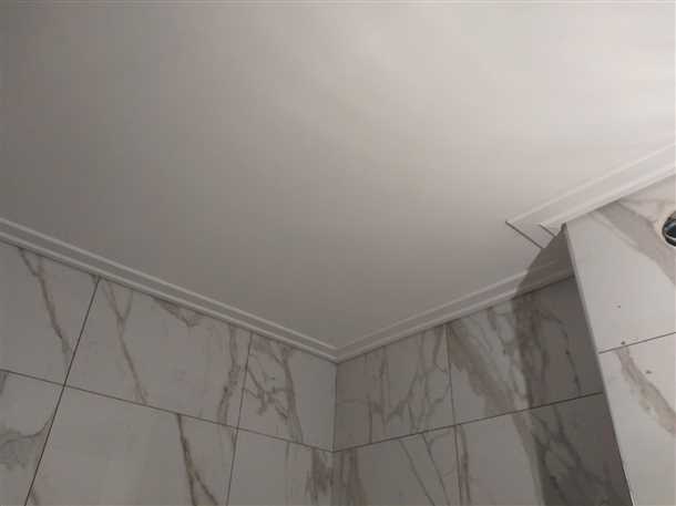 Полиуретановые потолочные плинтусы