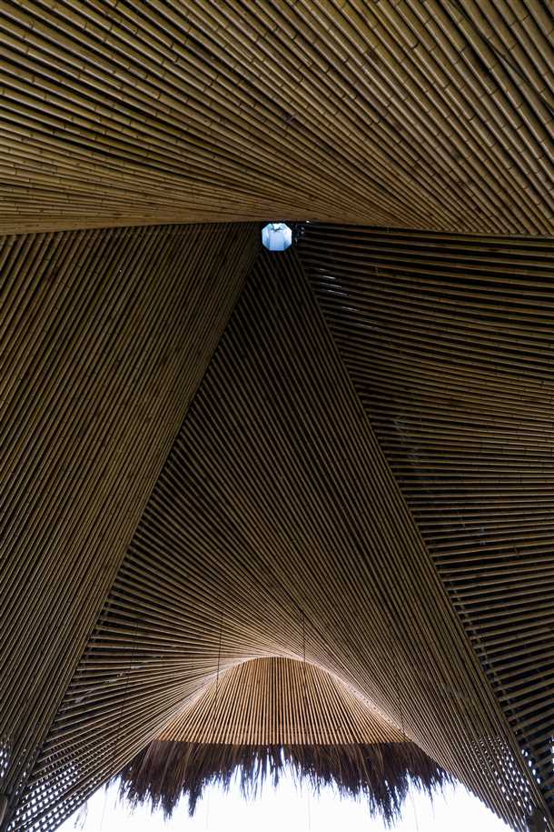 Преимущества бамбукового потолка: