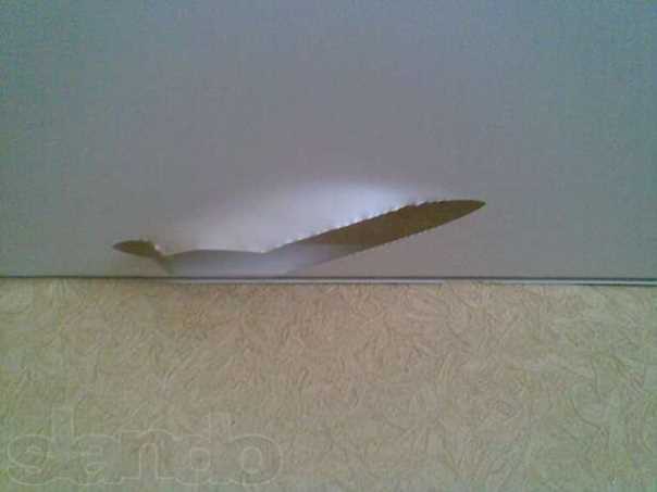 Потолок натяжной порвался что делать