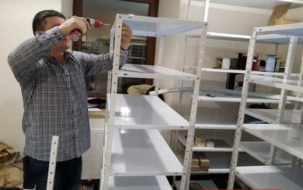 Советы по организации пространства с помощью стеллажей в подвале и погребе