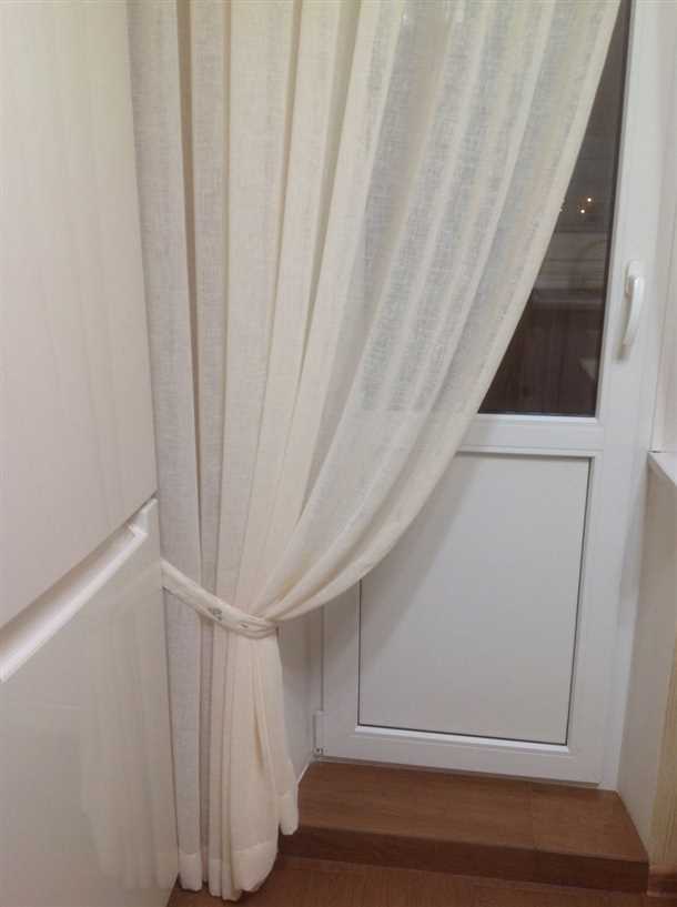 Разновидности штор для балконных дверей