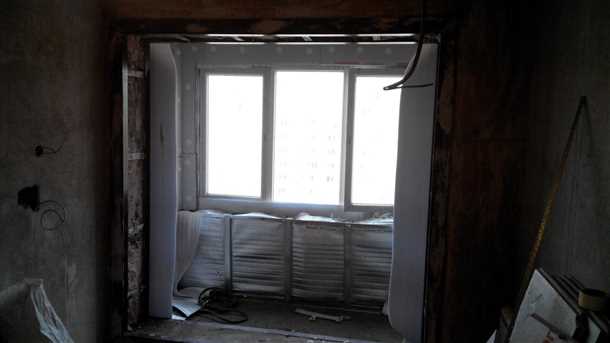 Шаги сноса балконной перегородки: