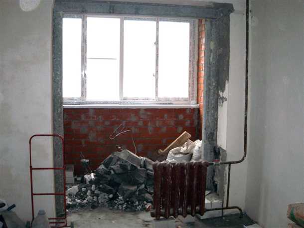 Снос балконной перегородки Снос балконной перегородки