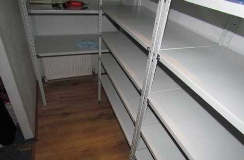 Какие товары можно хранить на стеллажах в подвале и погребе