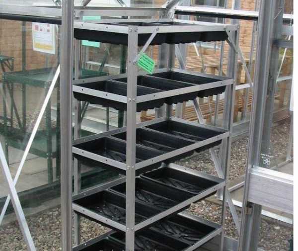 Стеллажи для средних теплиц