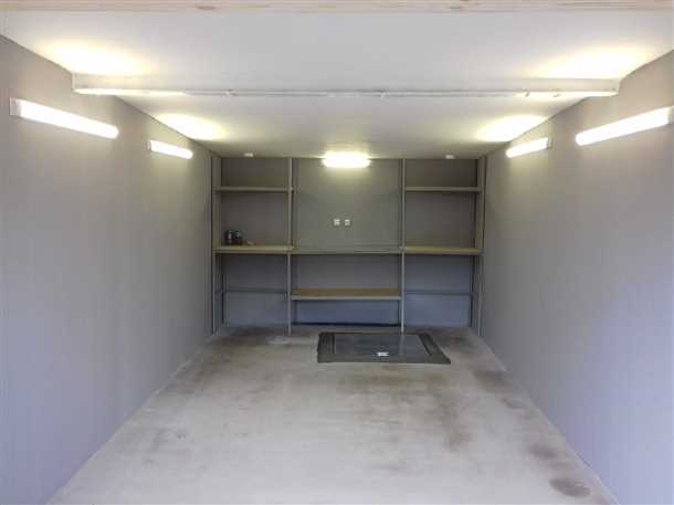 Металлические стены