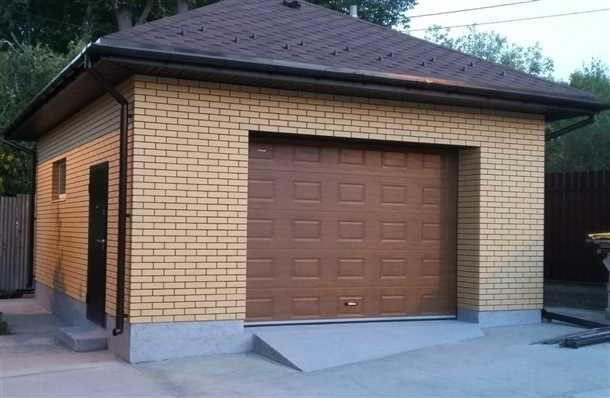 Установка крыши на гараж