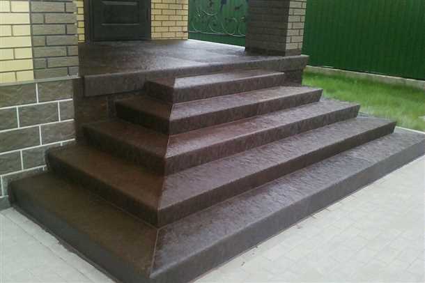 Каменные ступени