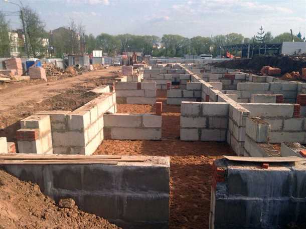 Надежность и долговечность цокольных этажей из блоков фбс