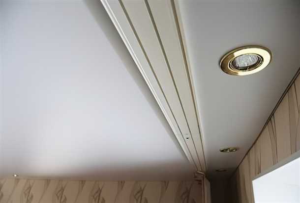 Металлические карнизы