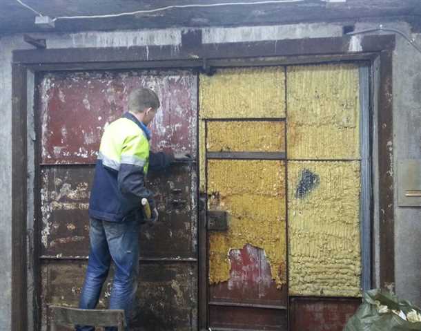 Как выбрать качественные материалы для утепления ворот гаража?