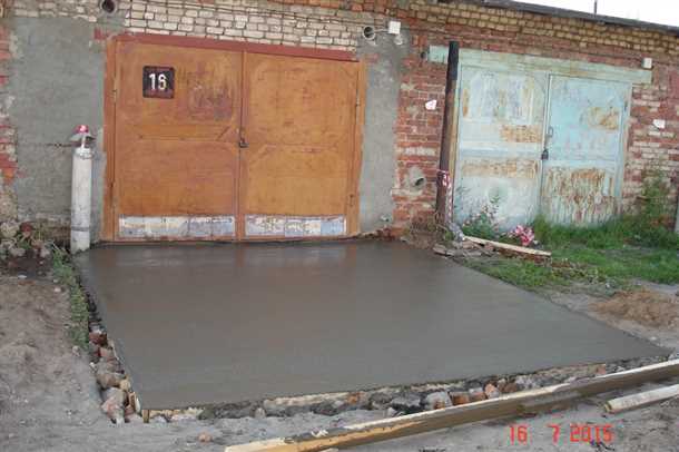 1. Ворота со шнурковым механизмом