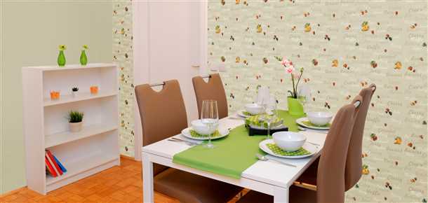 Преимущества виниловых обоев для кухни: