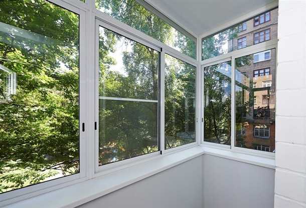 Преимущества холодного остекления балкона: