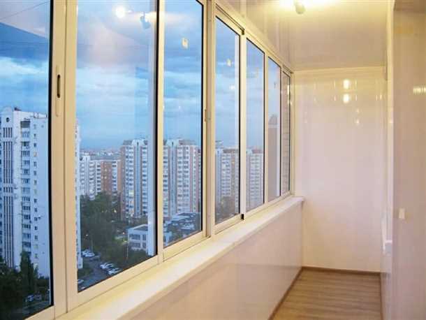 Как выполнить холодное остекление балкона своими руками?