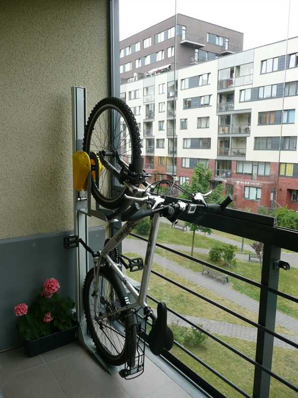 Установка кронштейнов для велосипеда