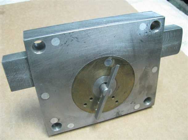 Преимущества гаражных замков с секретом