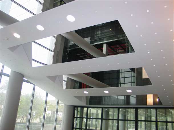 Зеркальные натяжные потолки