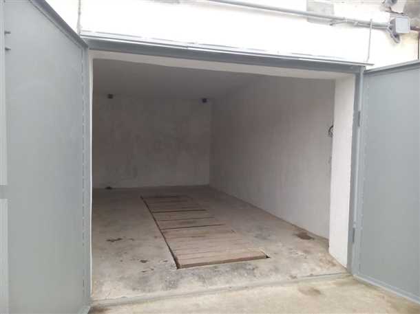 Обслуживание и уход за железобетонным гаражом