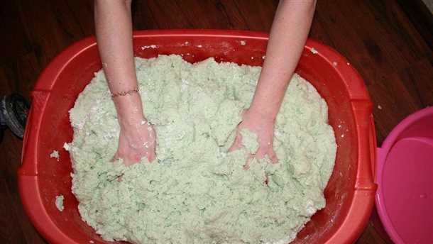 Шаги по нанесению жидких обоев на поверхность