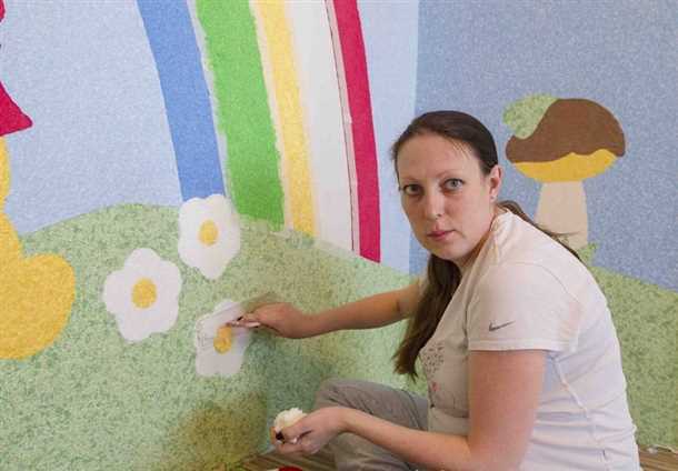 Шаг 2: Подготовка жидких обоев